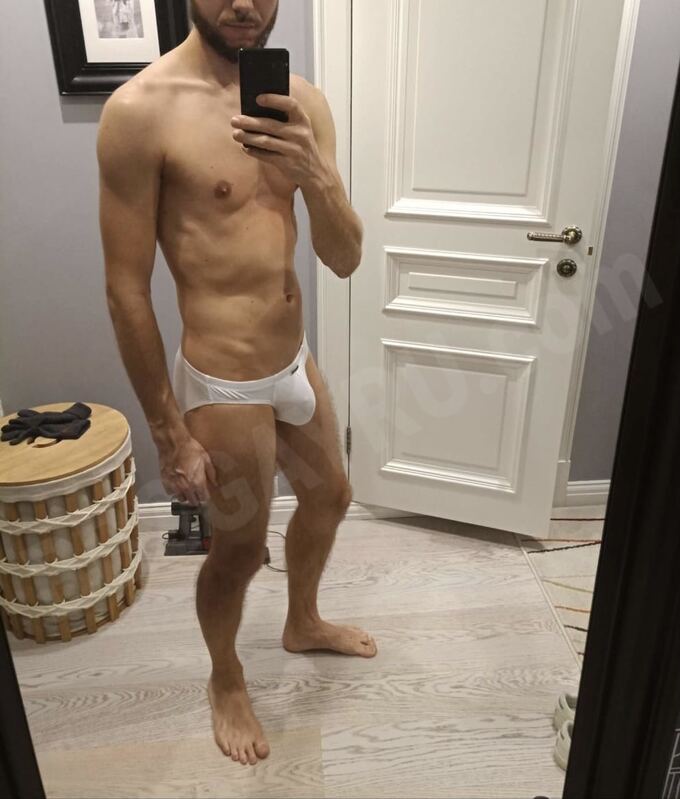 AndrewK2954087