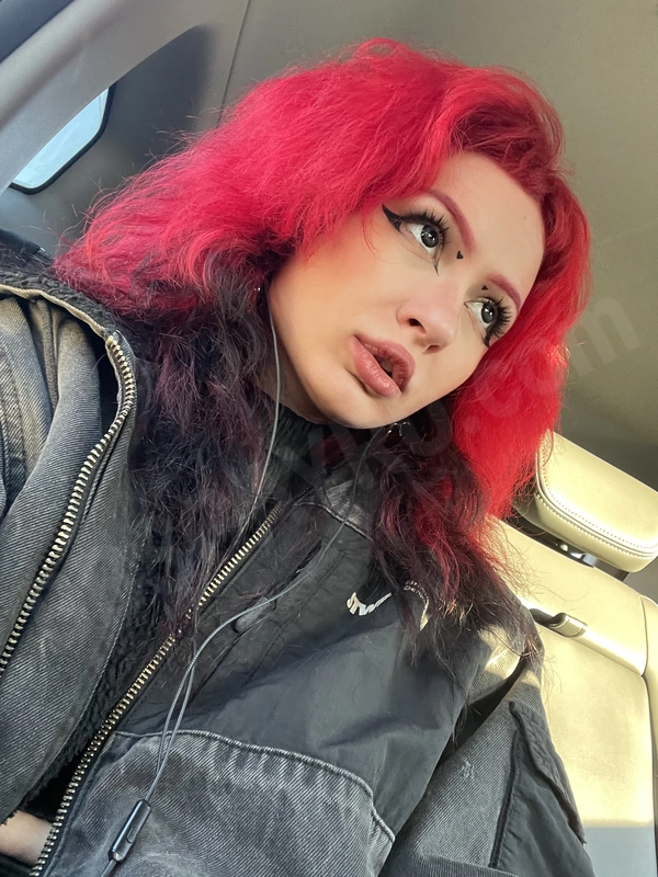 Tina420004641825